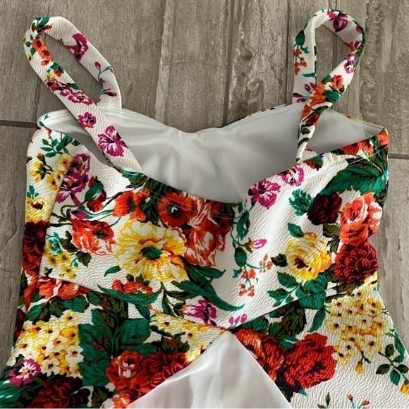 Floral Peplum Top - Picture 4 of 12